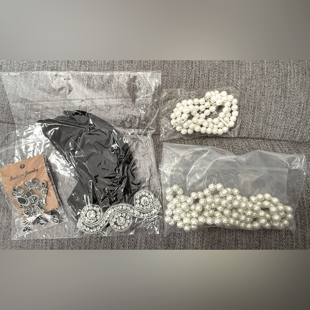 NWOT Vintage Accessories Set